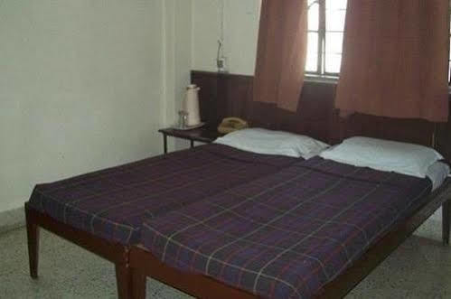 Hotel Meru Púna Kültér fotó